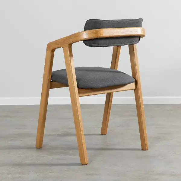 Стул деревянный