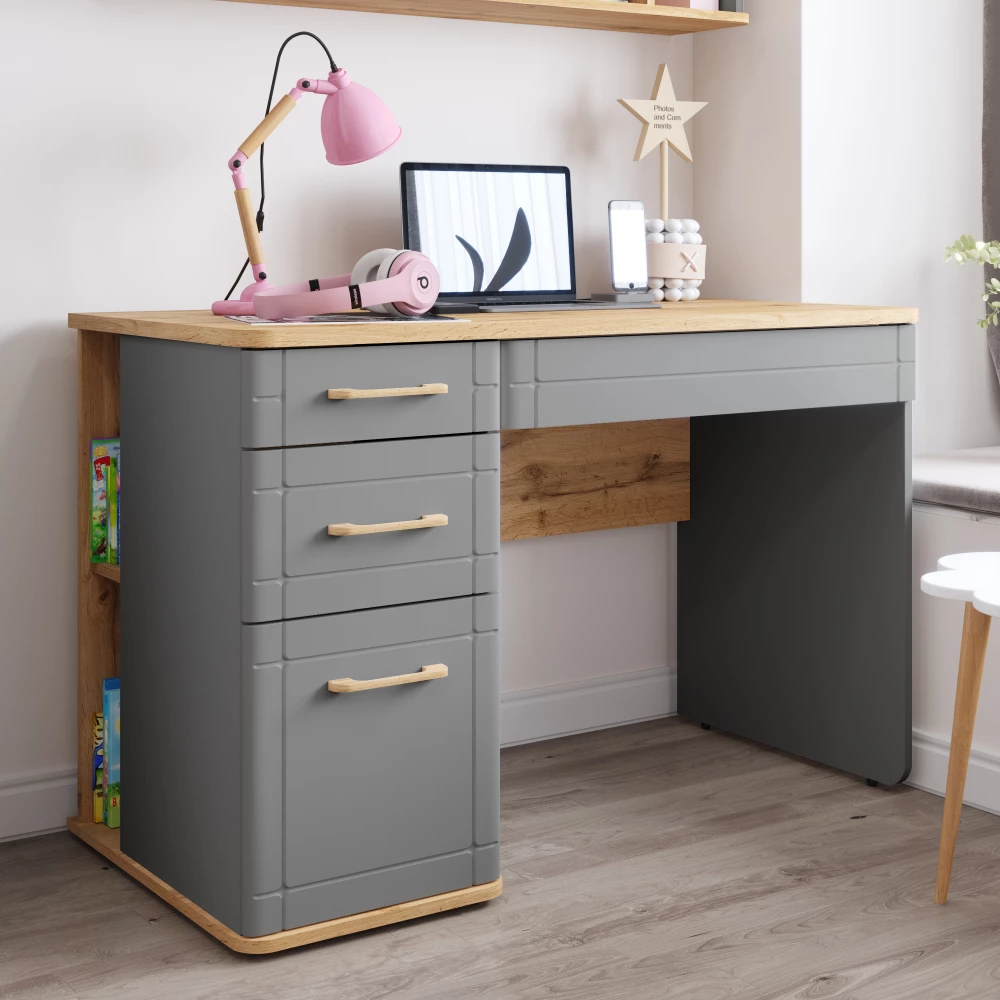 Письменный стол